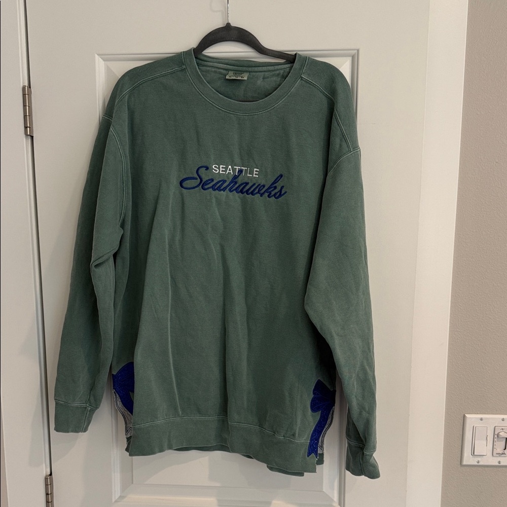 Seattle Seahawks Green Crewneck Sweatshirt size XL. Worn once.